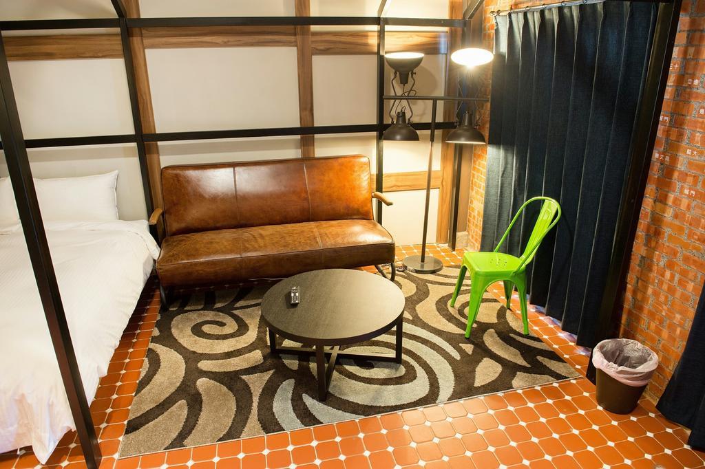 The Brick Apartment Tainan Exterior photo
