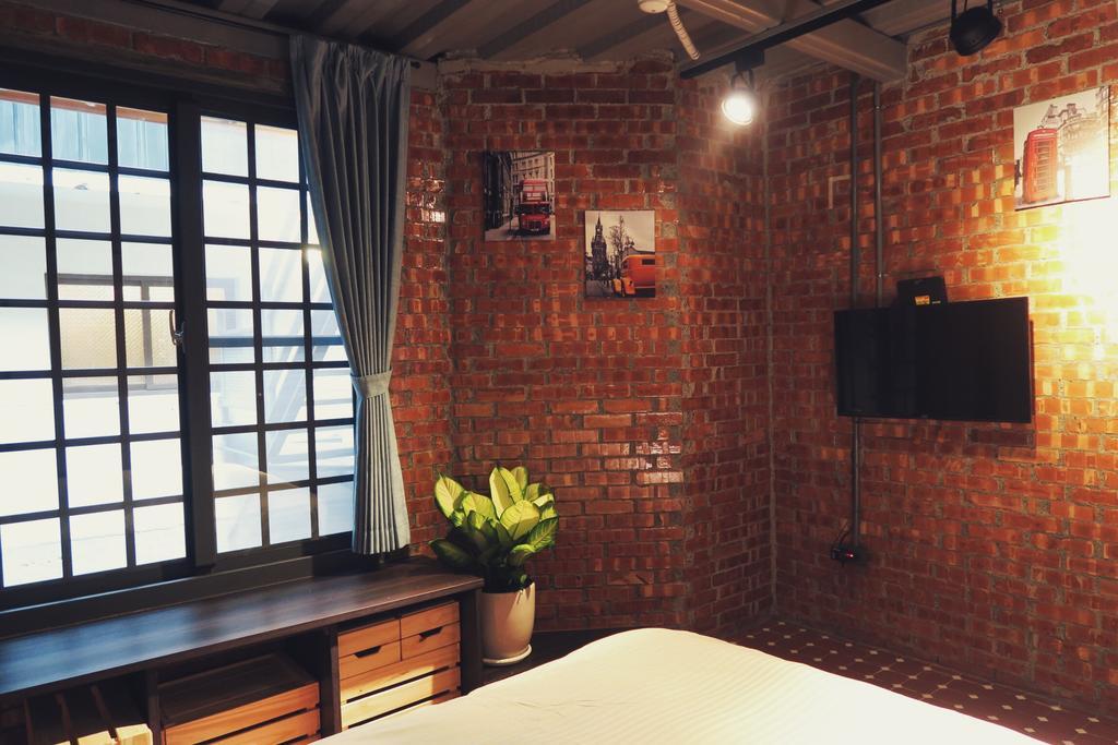 The Brick Apartment Tainan Exterior photo